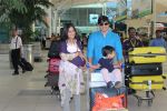 Vivek Oberoi snapped with kids and wife at the airport on 13th June 2015